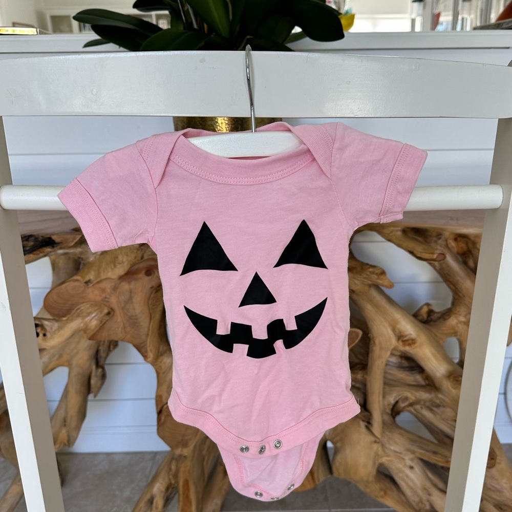 Halloween pink pumpkin onesie size 0-3 months